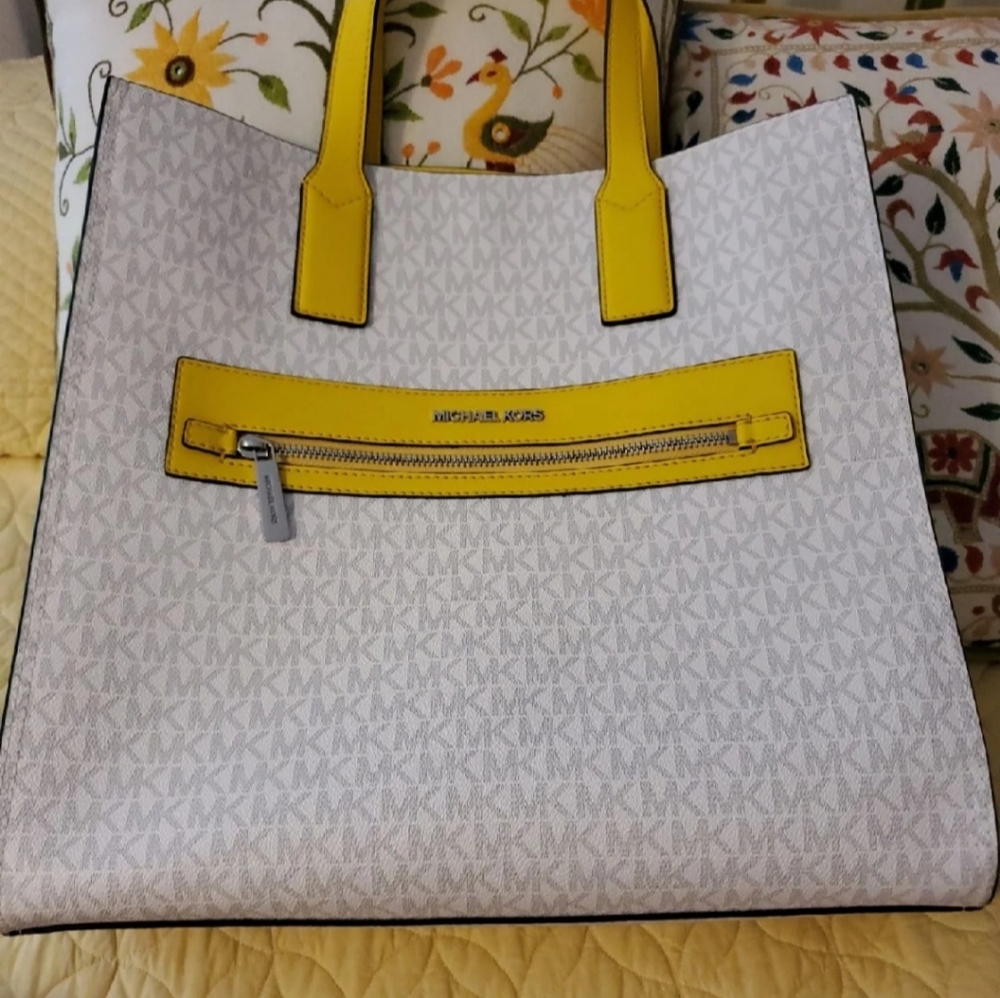 Michael Kors kenly citrus messenger bag